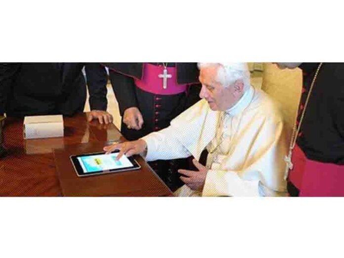 Le pape Benoît XVI tweete la bonne parole 1