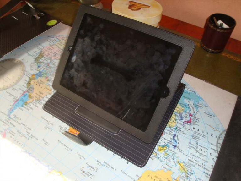 Test accessoire iPad 2 : Etui en aluminium et en cuir 5