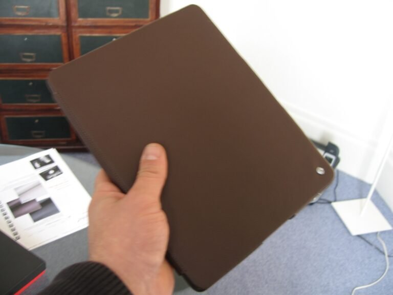 Housse en cuir Norêve pour iPad 2 15