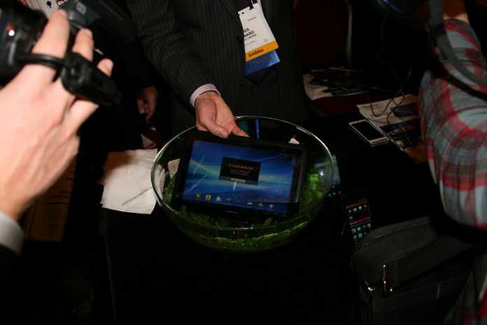 Fujitsu Arrows : une tablette tactile Android 100% Waterproof au CES 4