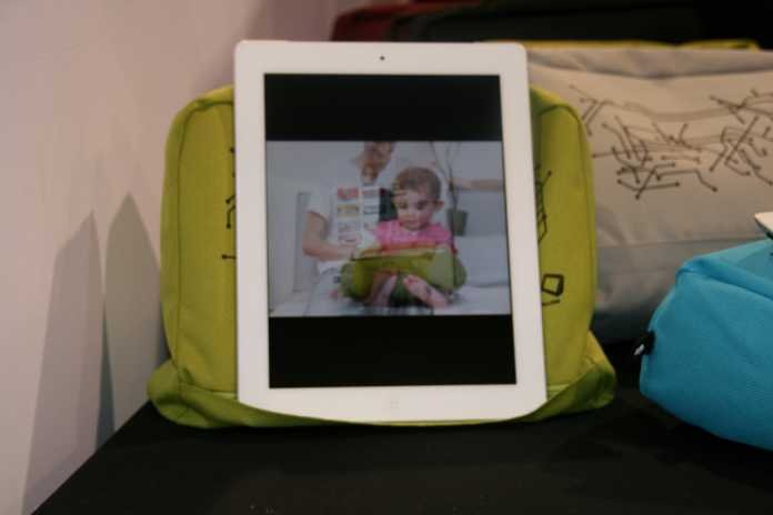 CES 2012 : Accessoire BOSIGN Tablet pillow  2