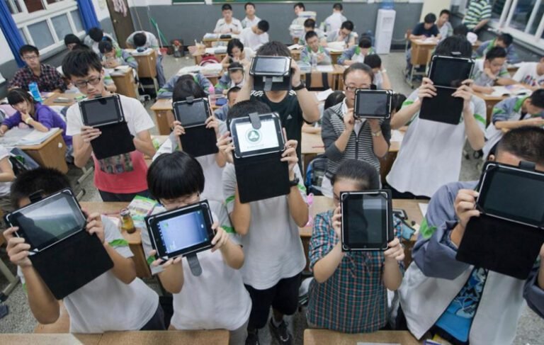 Intel Medfiels et Sharp s'associent pour une tablette éducative 4
