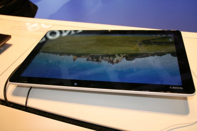 Sony VAIO Tap 20 et Sony VAIO Duo 11 : une tablette 20 pouces et un pc slider sous Windows 8 à venir ! 1