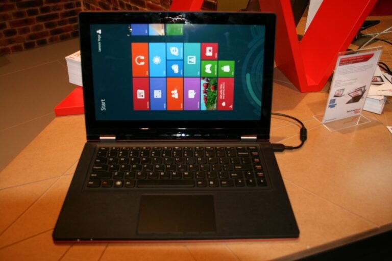 Lenovo IdeaPad YOGA 13 : un ultrabook transformable en tablette 2
