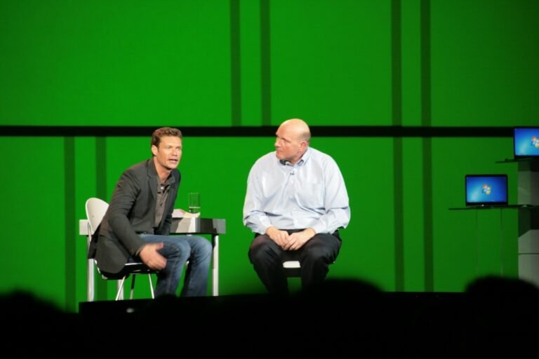 Steve Ballmer annonce une tablette Microsoft Surface haut de gamme  
