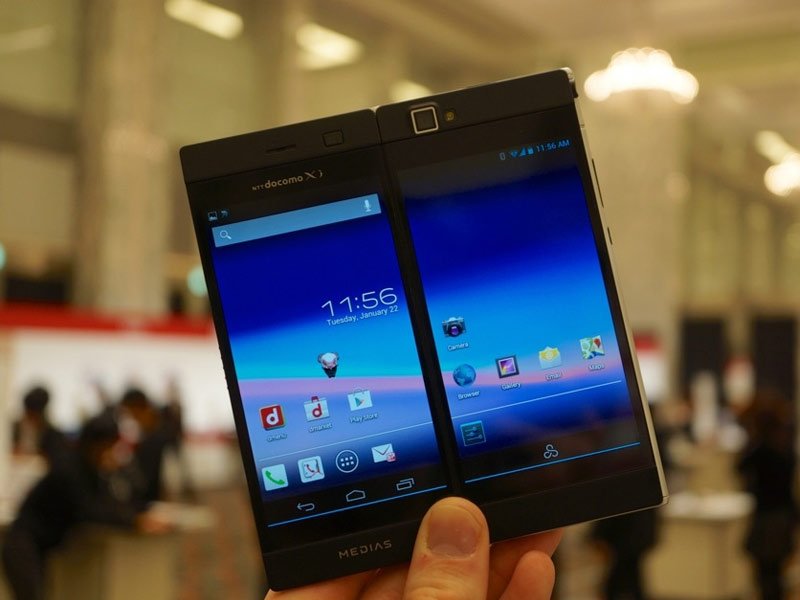 NEC Media W, un smartphone proposant un double écran proposé au Japon 6