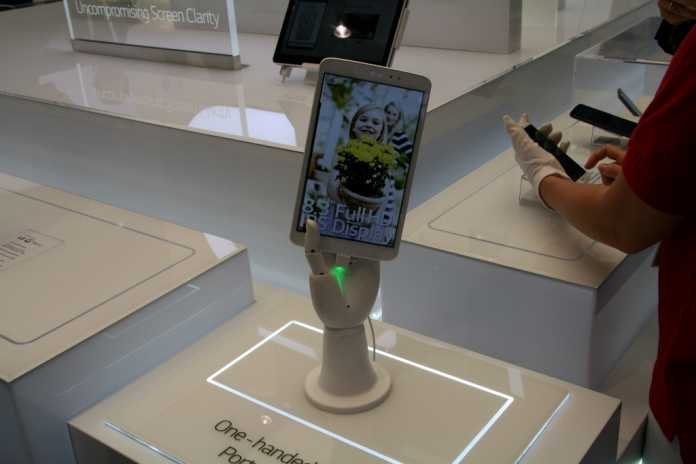 LG G Pad 8.3 : vidéo de prise en main à l'IFA 2013 de Berlin 12