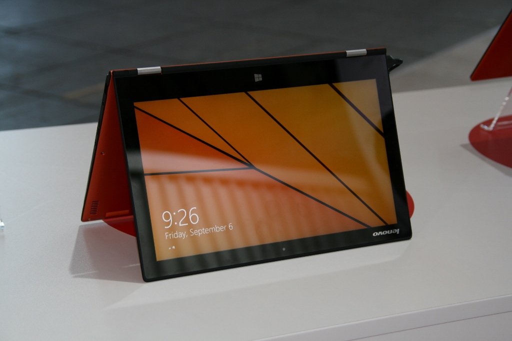 IFA 2013 : Prise en main de la nouvelle version du PC convertible Lenovo Yoga 2 Pro au format 13 pouces