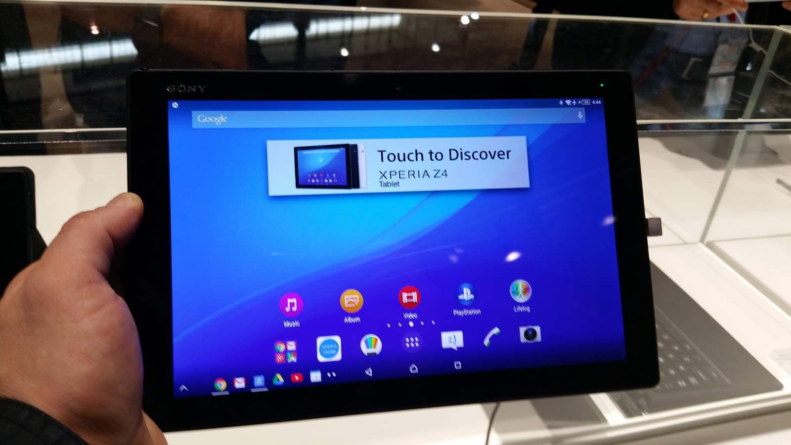 [MWC 2015] Sony dévoile la tablette Xperia Z4 12
