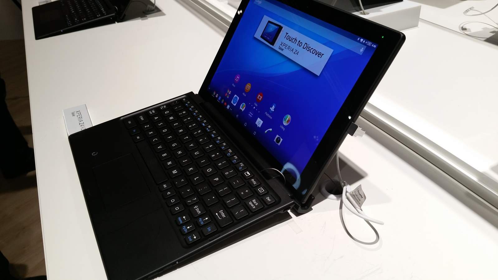 [MWC 2015] Sony dévoile la tablette Xperia Z4 15