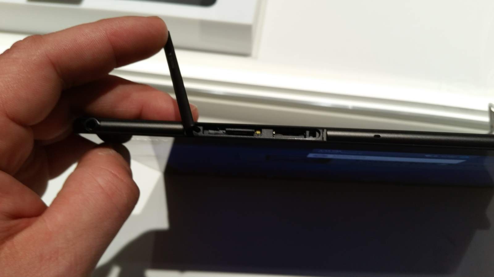 [MWC 2015] Sony dévoile la tablette Xperia Z4 7