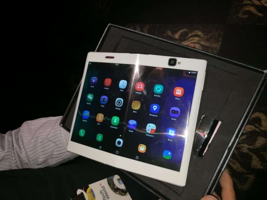 Lenovo-foldable-tablet-Novet-011-930x698